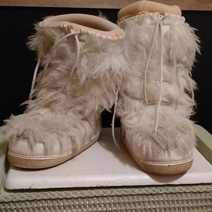 Fun fur boots